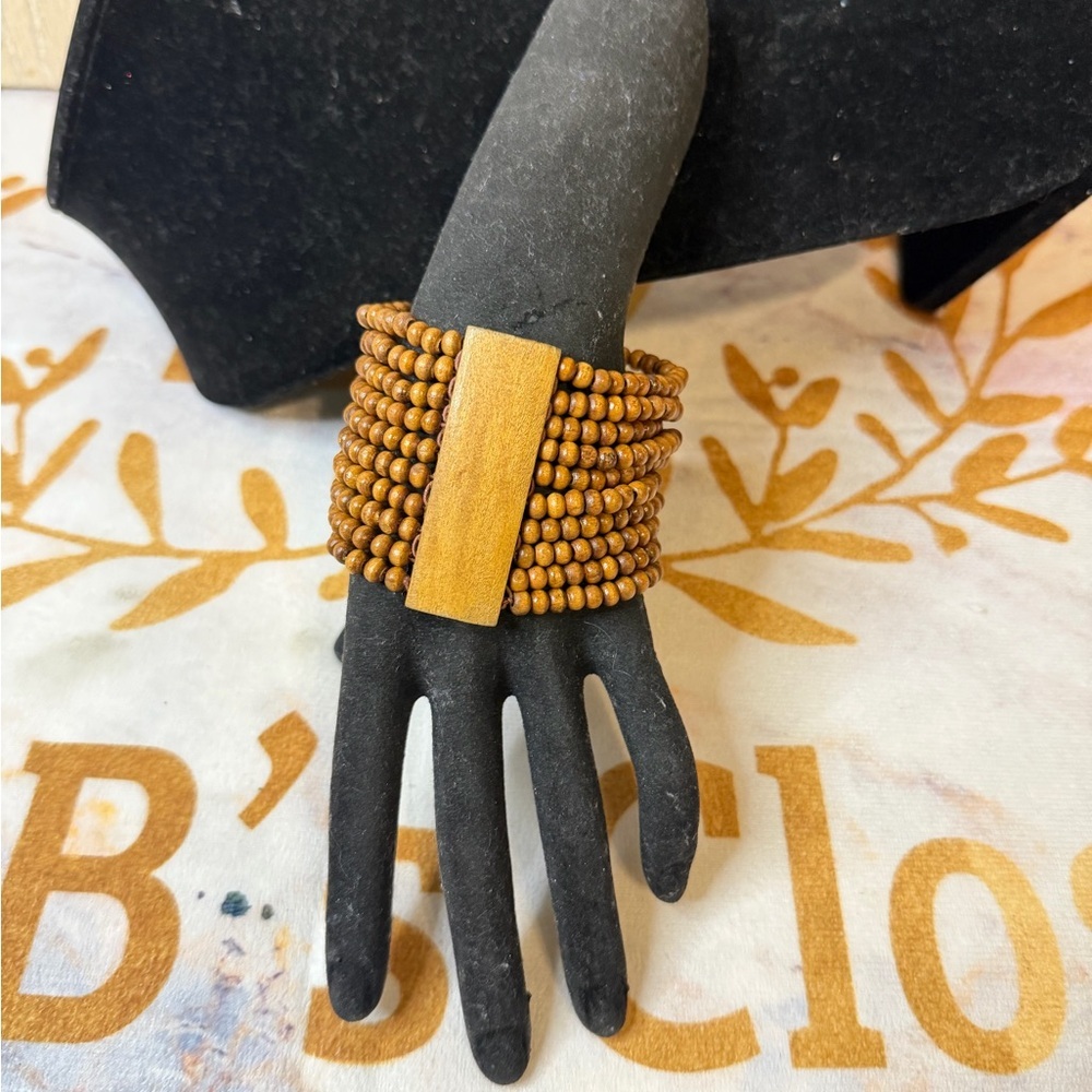 Elegant Wooden Beaded Bracelet